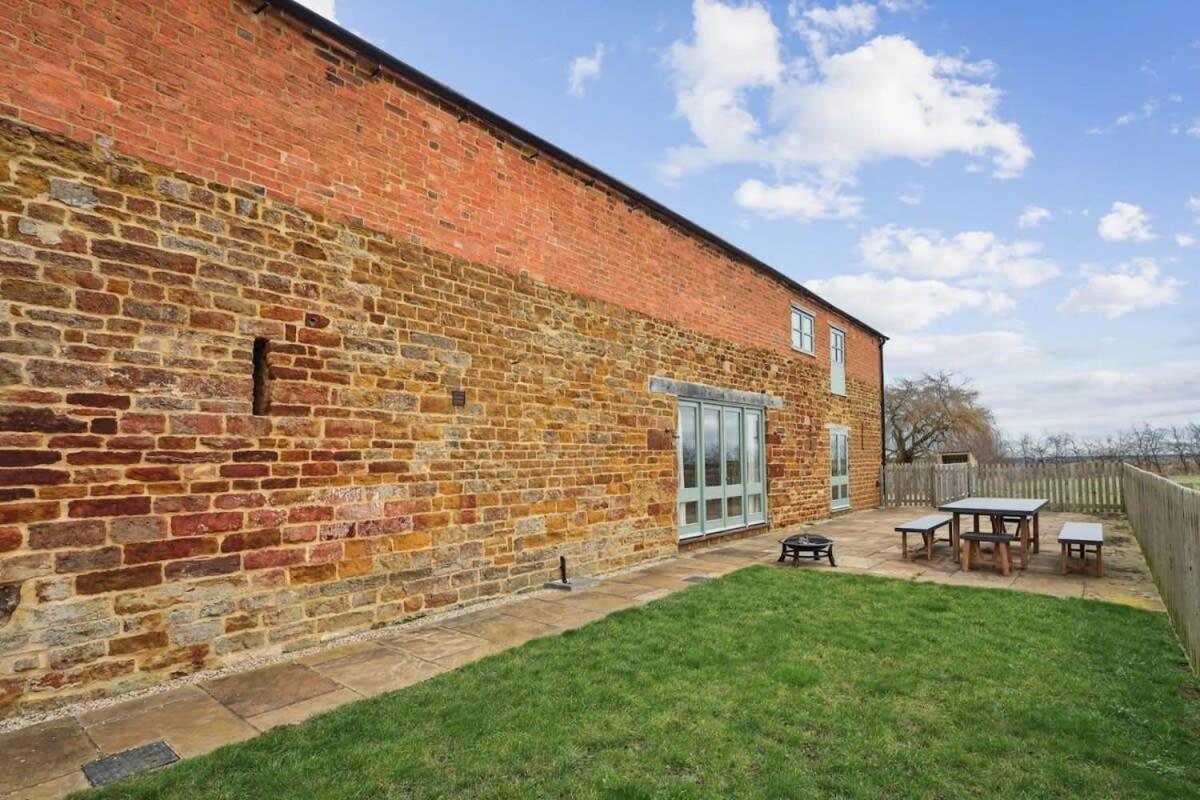 Villa Sophie'S Barn - Hot Tub Packages Available à Market Harborough Extérieur photo